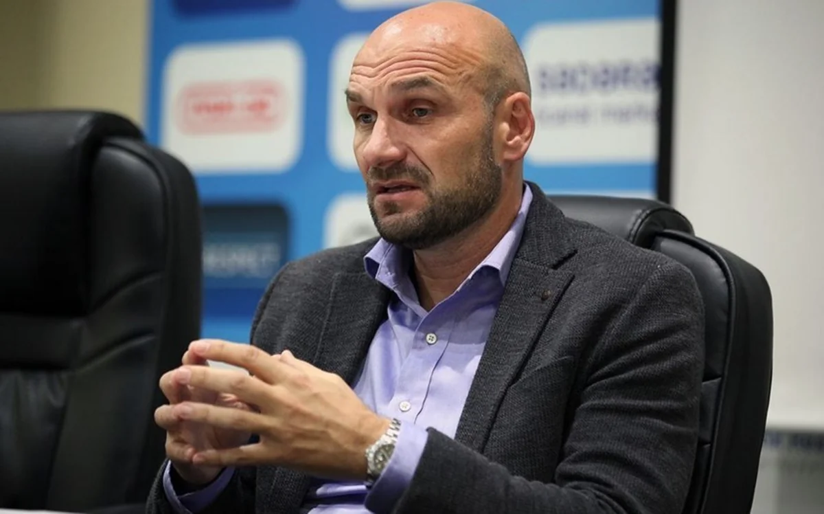 Sabahın sabiq baş məşqçisi: Emreli mənə görə, top-futbolçudur