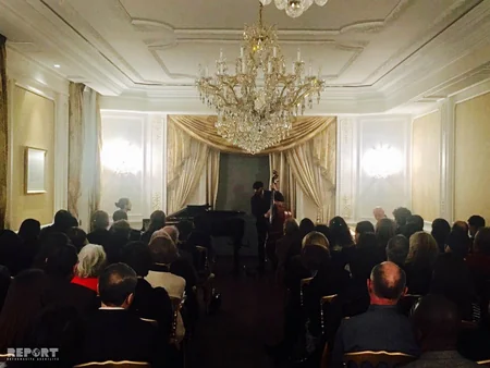 Fransada pianoçu İsfar Sarabskinın konserti olub