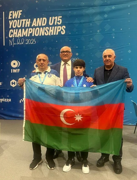 Azərbaycan ağırlıqqaldıranı Avropa birinciliyində 3 medal qazanıb