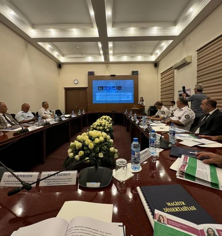 Anar Bağırov magistrantların dissertasiyalarının müdafiəsində iştirak edib