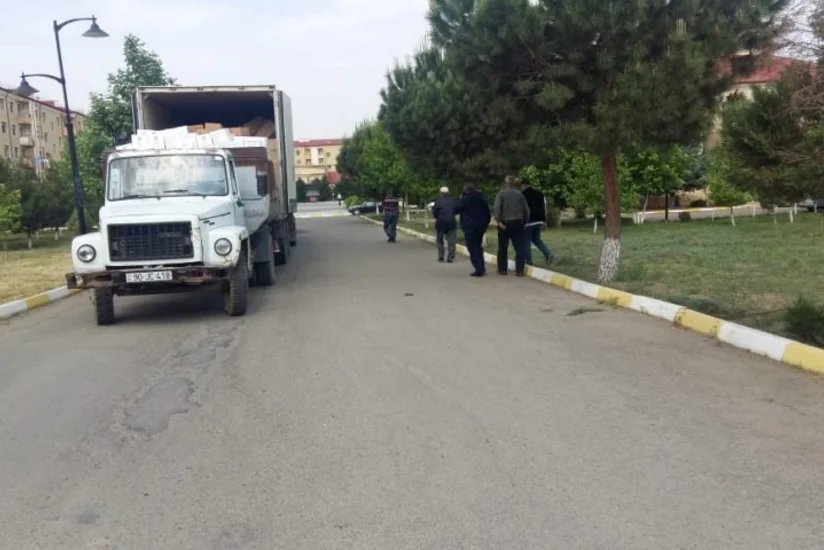 Azərbaycan dənizçiləri məcburi köçkün ailələrinə bayram sovqatı çatdırıb