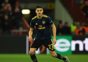 Arsenal futbolçusu ilə müqaviləni uzatdı, icarəyə verdi