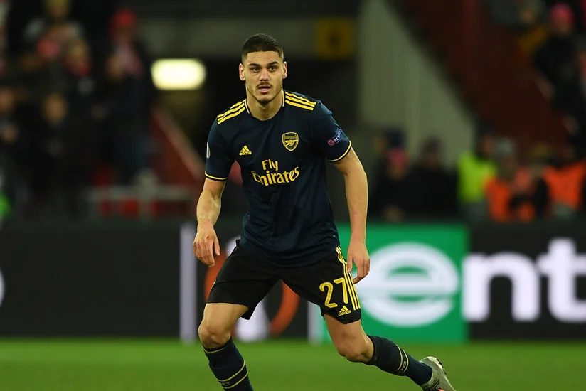 Arsenal futbolçusu ilə müqaviləni uzatdı, icarəyə verdi