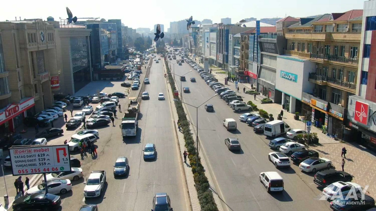 Bakının Əhməd Rəcəbli küçəsi təmir olunur