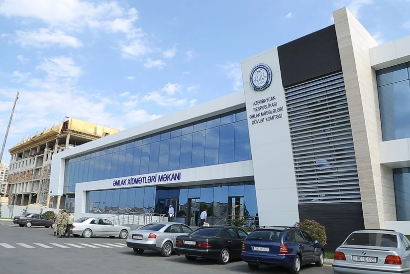Sabahdan Əmlak Xidmətləri Məkanında iş günü başlayır