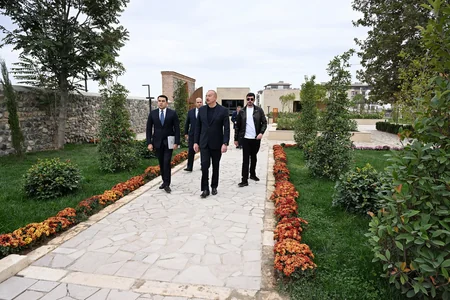 İlham Əliyev Ağdam şəhərində İmarət Kompleksinin bərpadan sonra açılışında iştirak edib - YENİLƏNİB