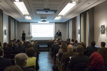 Azərbaycan və Almaniya arasında ticarət və investisiya əlaqələri müzakirə edilib