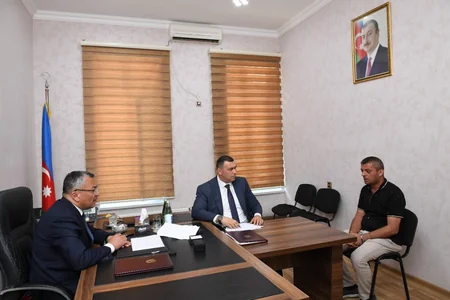 Dövlət Komitəsinin sədri vətəndaşları qəbul edib
