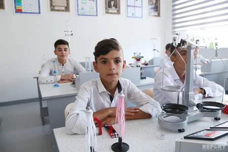 Atılmış uşaqlar oyuncaqlarını atmır... - REPORTAJ