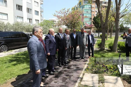 Azərbaycan nümayəndə heyəti İzmirdə Heydər Əliyev və Azərbaycan Dostluq parklarında olublar