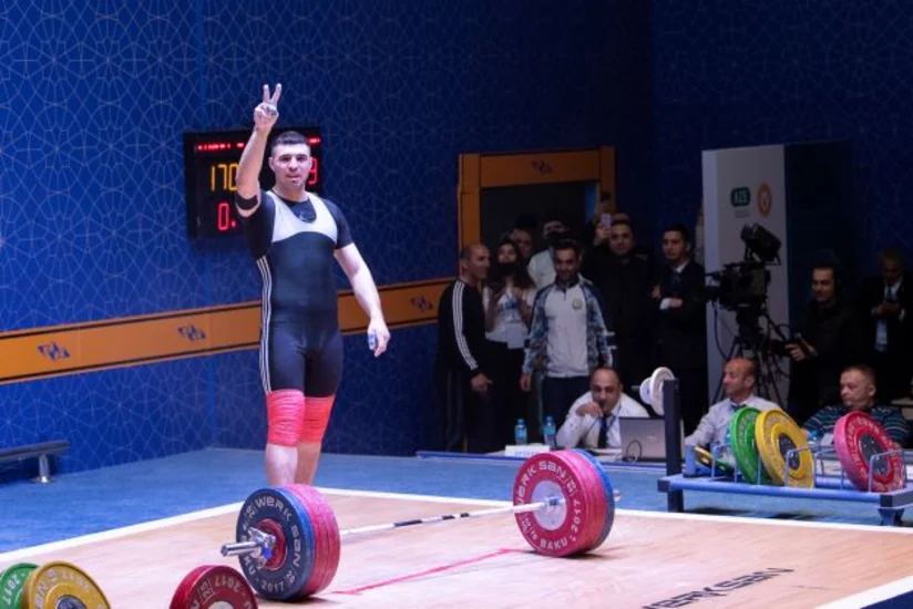 Dadaş Dadaşbəyli Azərbaycan çempionatında üç rekorda imza atıb