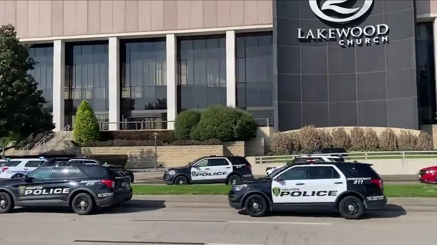 Man and child injured, armed suspect killed at Lakewood church shooting ...
