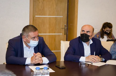 Jurnalistlər xarici media qurumları və beynəlxalq təşkilatlara müraciət qəbul edib