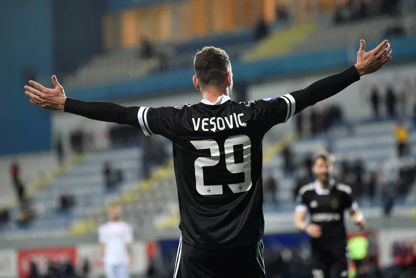 Qarabağın futbolçusu ehtiyatda qalıb, Monteneqro yığması uduzub