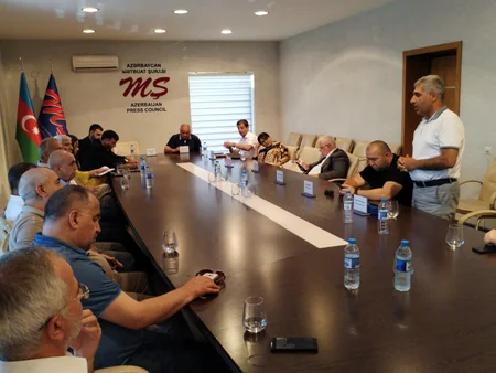 Mətbuat Şurasında jurnalist Zülfüqar Hüseynzadə ilə bağlı xatirə toplantısı keçirilib
