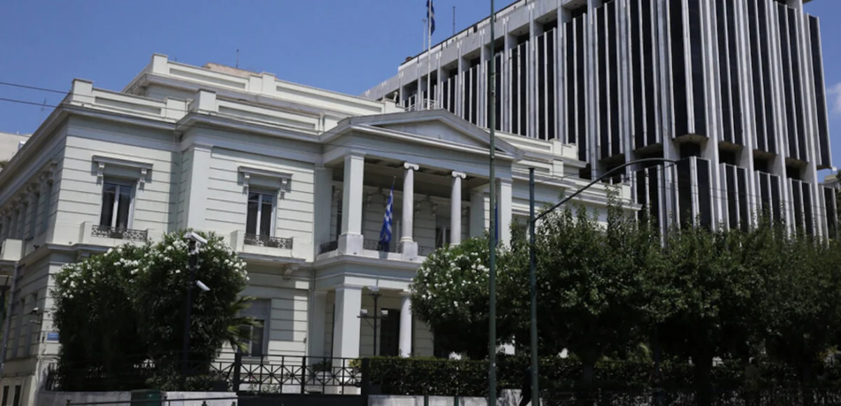 Yunanıstan 25 ölkədəki səfirini dəyişmək niyyətindədir