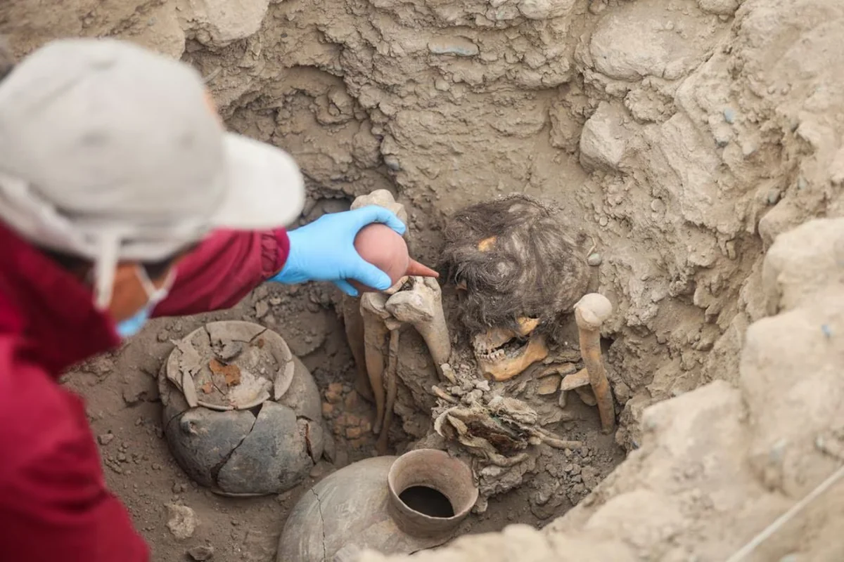 Archaeologists unearth 1,000-year-old mummy in Peru