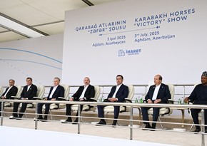 ECO-nun Zirvə görüşünün iştirakçıları Ağdamdakı “İmarət” Kompleksində Qarabağ atlarının “Zəfər” şousunu izləyib - VİDEO
