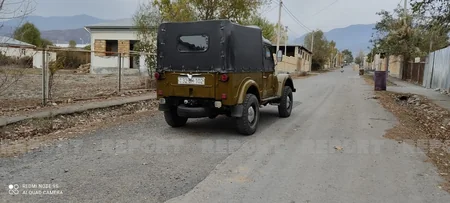 Kəlbəcərdən gətirdiyi avtomobili 27 ildir qoruyub saxlayır