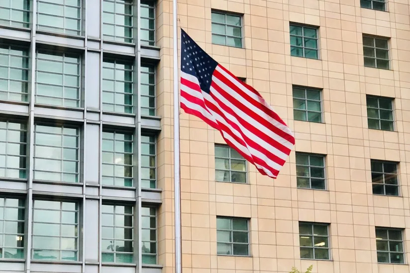 ABŞ-ın Rusiyadakı səfirliyi işçi sayını 75% azaldır