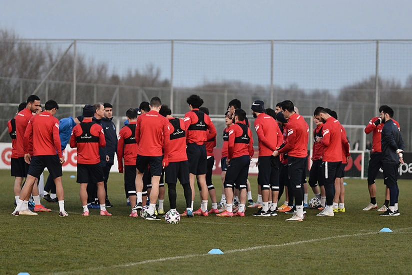 Millimizin heyəti açıqlandı