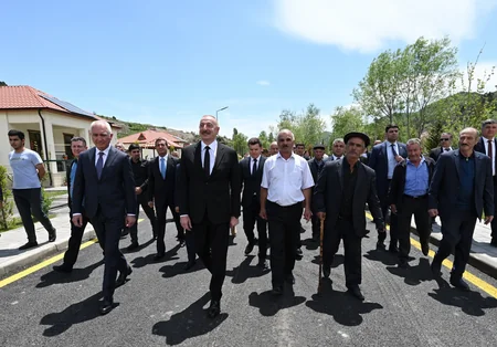 Prezident Laçının Sus kəndinə köçmüş sakinlərlə görüşüb - YENİLƏNİB
