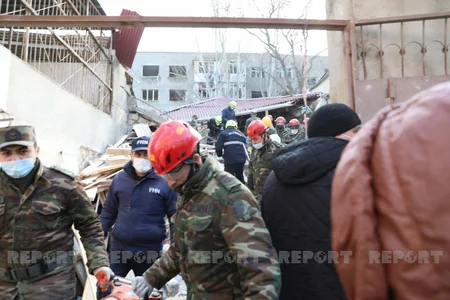 Xırdalanda dağıntılar altında qalan uşağın meyiti tapılıb