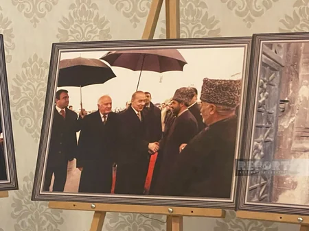 Gürcüstanda Heydər Əliyevin 100 illik yubileyinə həsr olunmuş fotosərgi açılıb