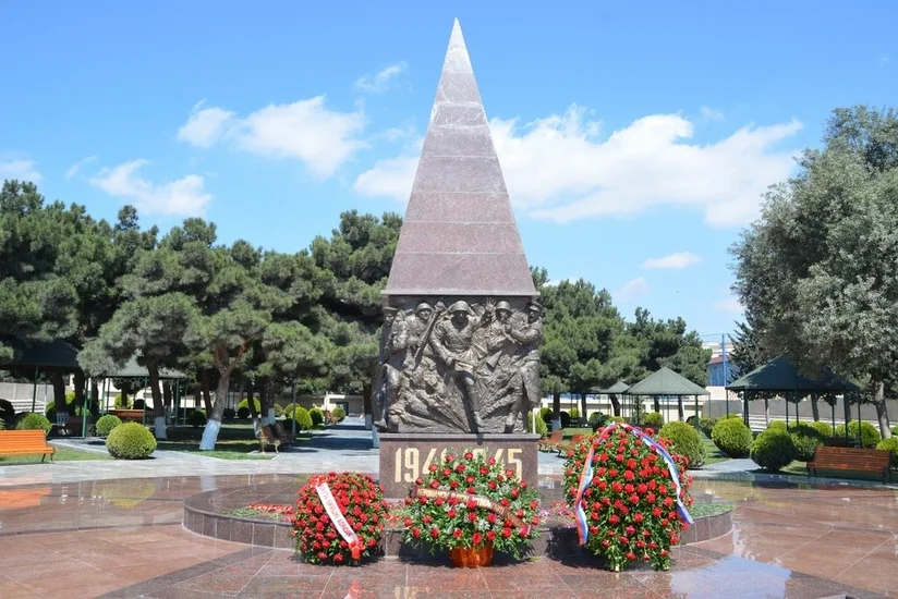 Defense Ministry officers honor memory of Great Patriotic War heroes