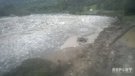 Vəlvələ çayı daşıb, Qubanın 50 məhəlləsinə gediş-gəliş çətinləşib - FOTO