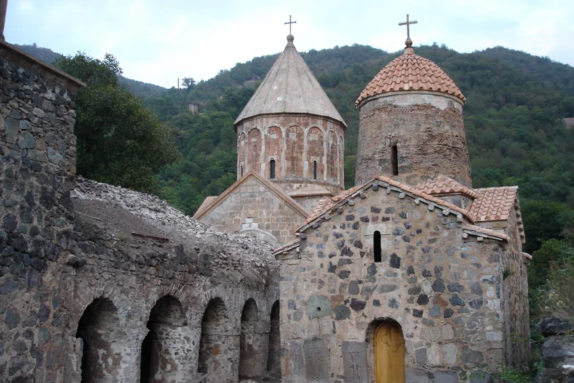 Sədr: “Ermənilər Alban Kilsəsini Erməni-qriqoryan Kilsəsindən asılı vəziyyətə salmağa cəhd edir”