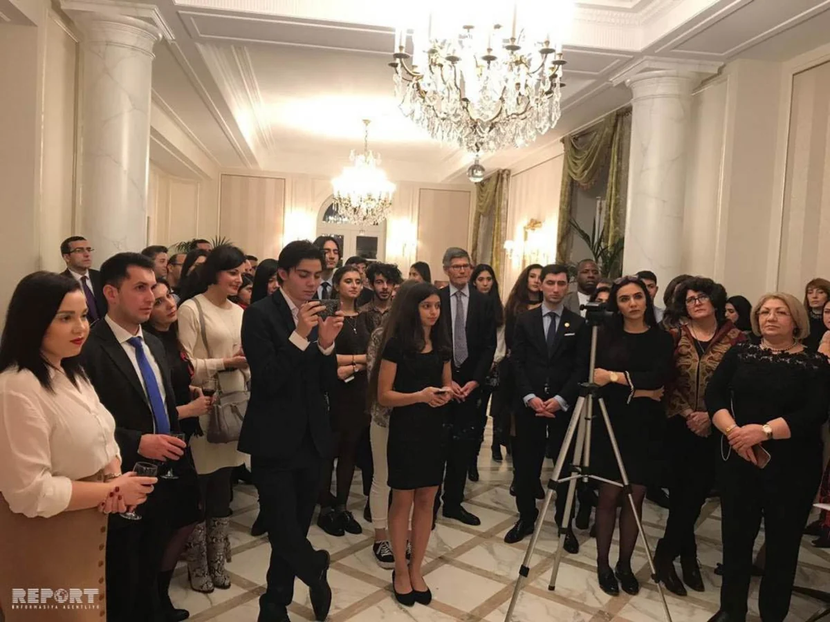 Parisdə Dünya Azərbaycanlılarının Həmrəylik Günü qeyd edilib - FOTO