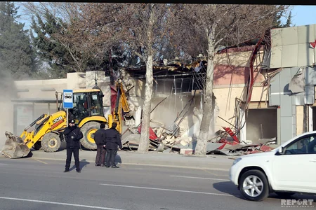 Bakıda otel sökülür - FOTO - YENİLƏNİB