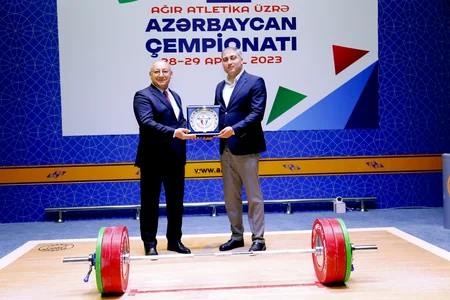 Türkiyəli atletlər ağırlıqqaldırma üzrə Azərbaycan çempionatını izləyiblər