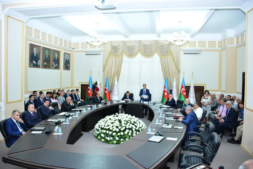 Arable land per capita in Azerbaijan equals 0.18 hectares