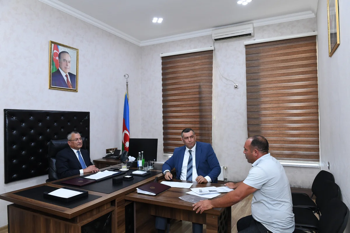 Rövşən Rzayev vətəndaş qəbulu keçirib