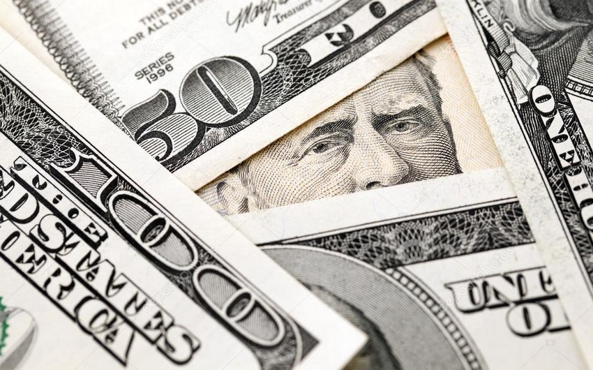 Azərbaycanda dolların satış məzənnəsi 1,70 manatdan aşağı düşüb