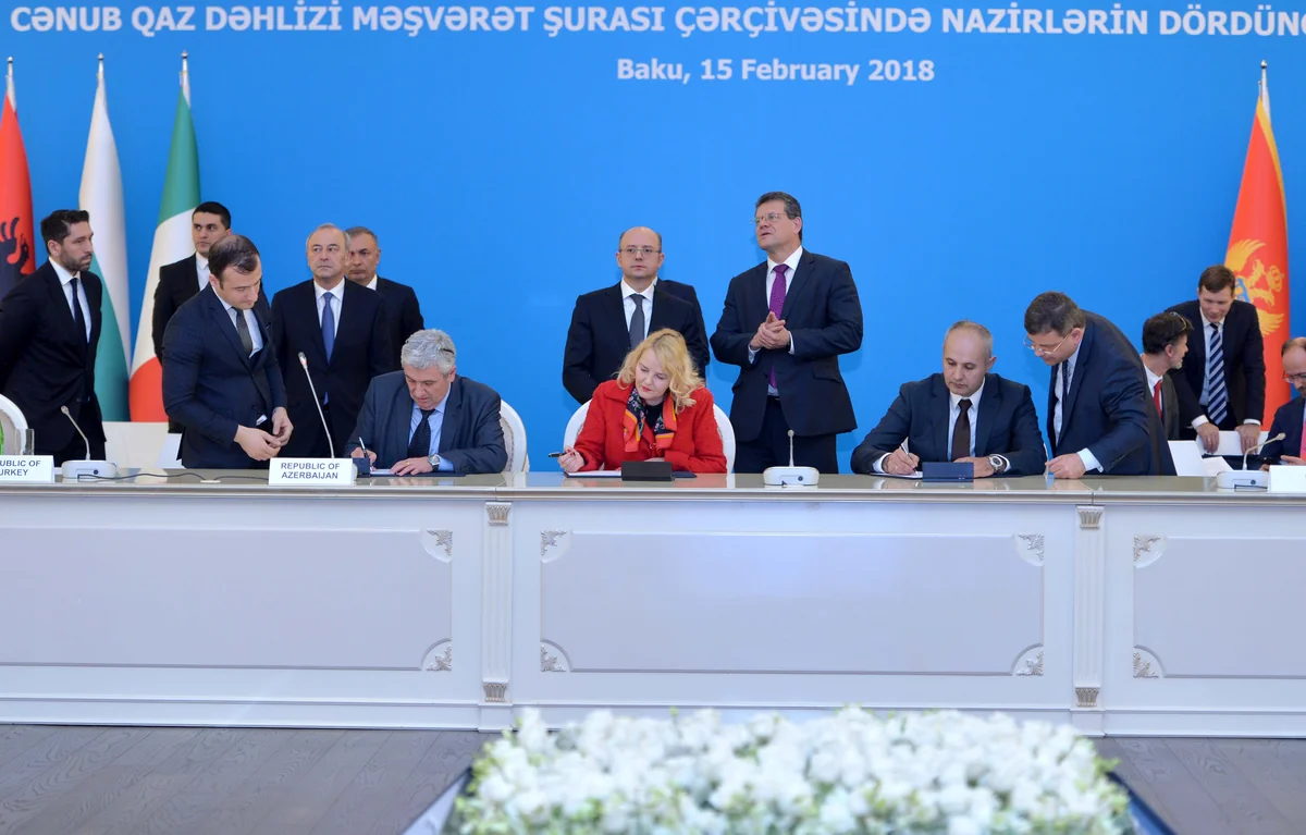 SOCAR Albaniyada yeni boru kəmərinin ilkin mühəndislik dizayn xidmətlərini göstərəcək - YENİLƏNİB