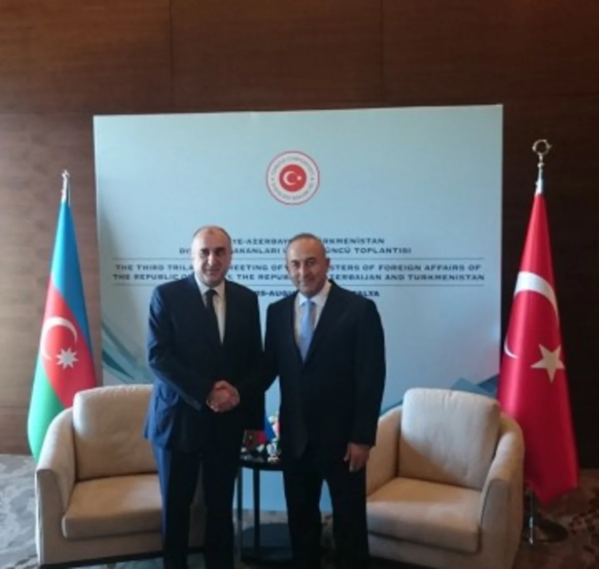 Elmar Məmmədyarov Mövlud Çavuşoğluya başsağlığı verib