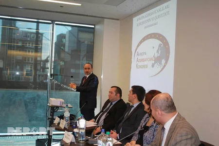 Amsterdamda Azərbaycan mediası və diasporunun debatı keçirilib