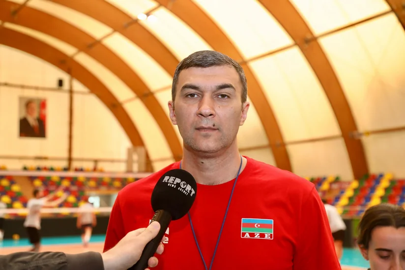 Azərbaycan millisinin baş məşqçisi: Gənclərin təcrübə qazanmasına daha çox üstünlük veririk