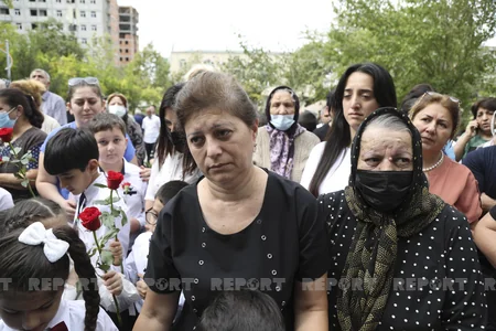 Xətaidə üç şəhidin xatirə lövhəsinin açılışı olub