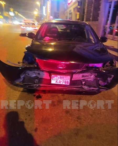 Bakıda sürücü idarəetməni itirərək xəsarət alıb