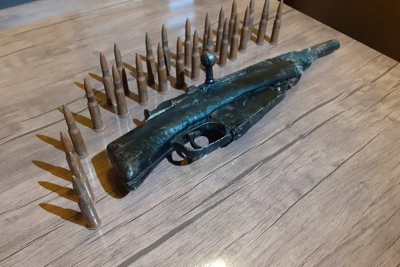 Göygöl sakinindən silah-sursat götürülüb
