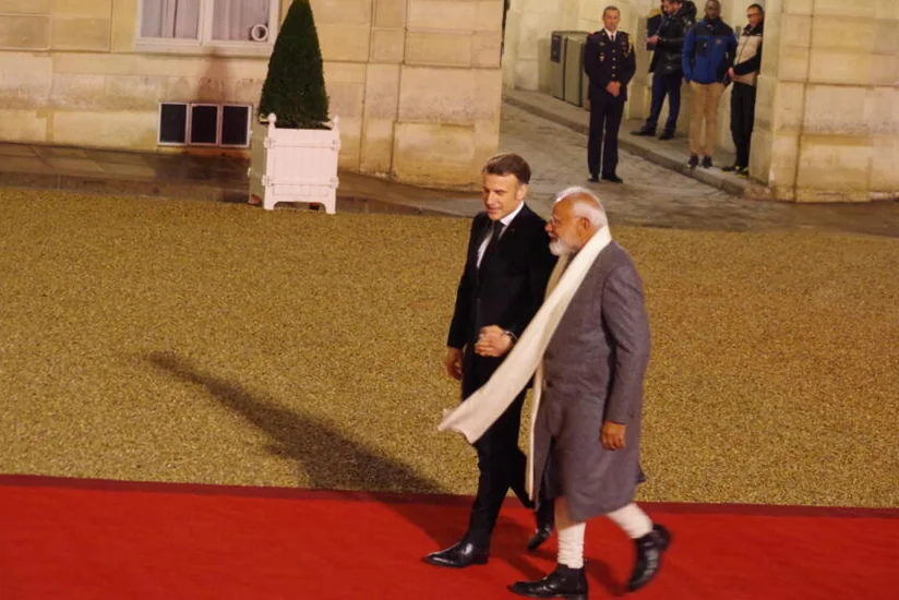 Макрон после скандала с рукопожатием улетел с Моди в Марсель