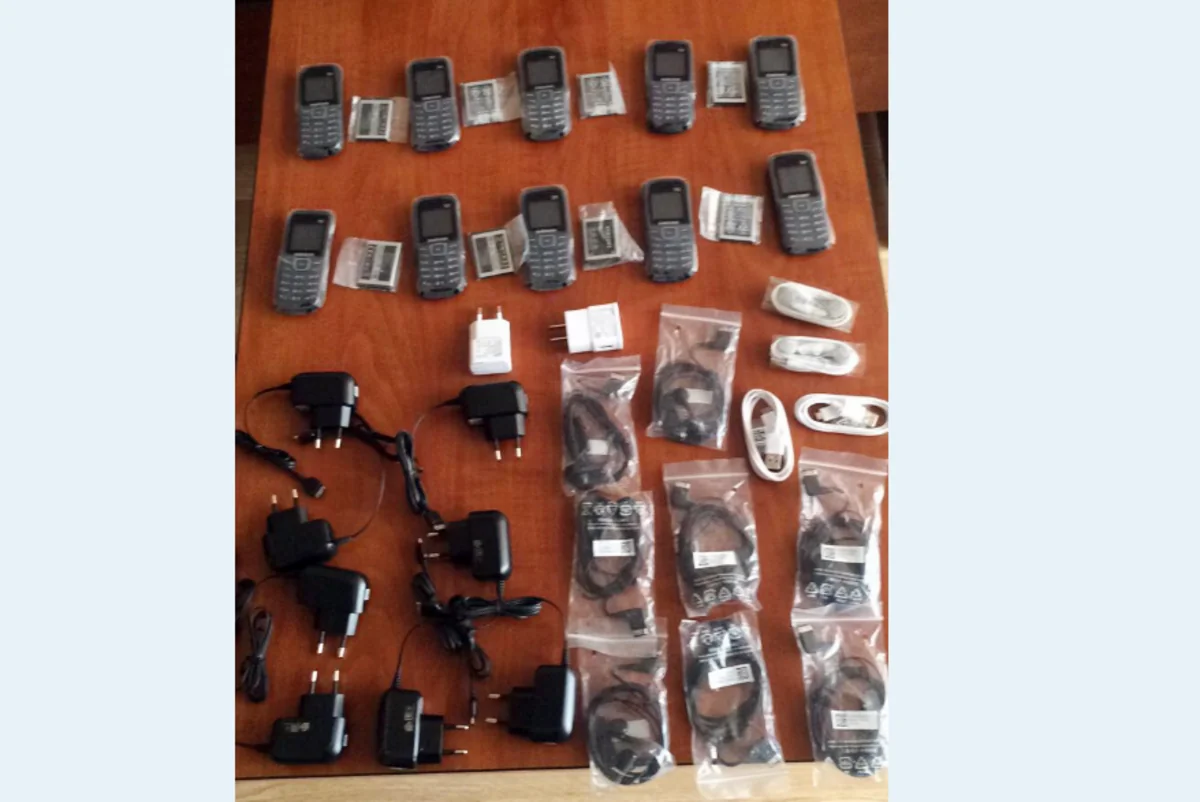 Azərbaycan gömrükçüləri 10 ədəd mobil telefon aşkar edib