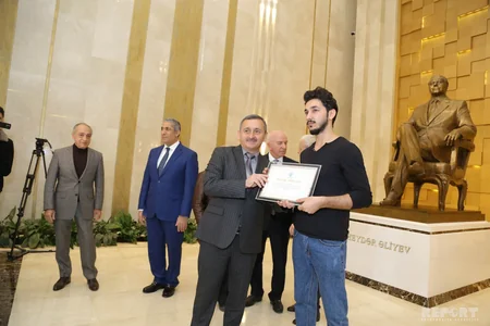 YAP-da İmadəddin Nəsiminin 650 illik yubileyi ilə bağlı sərgi açılıb - FOTO