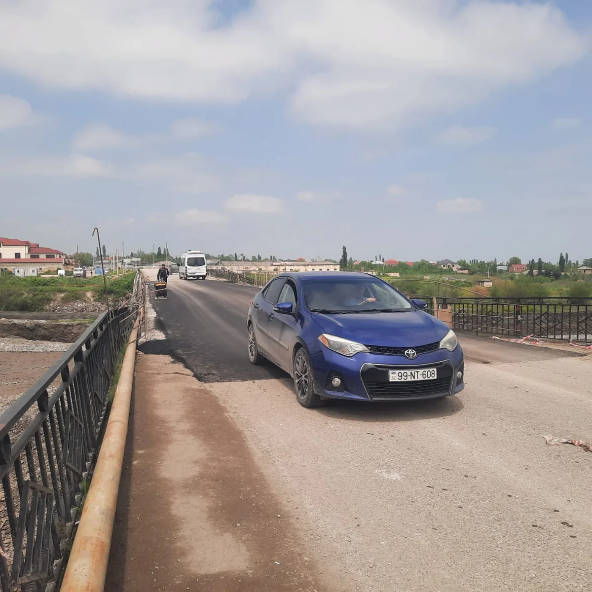 Qubada sel sularının qəzalı vəziyyətə saldığı körpü bərpa olunub
