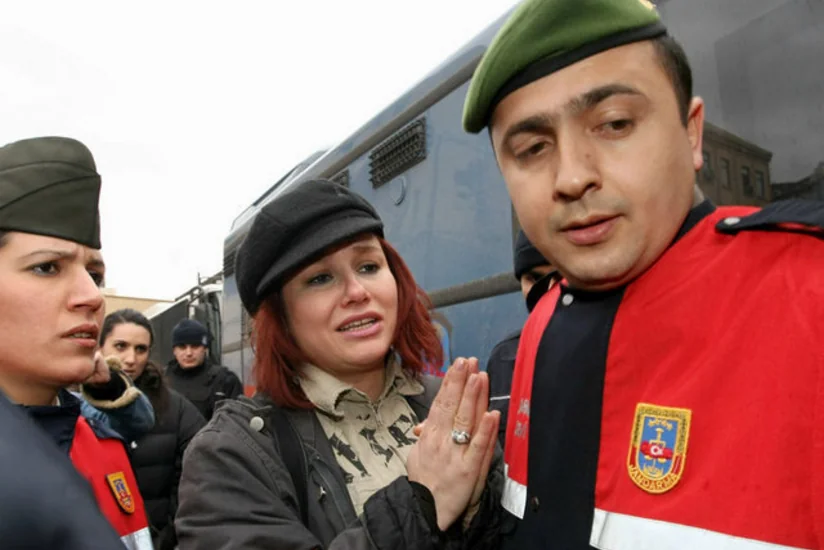 Дениз Секи вышла на свободу