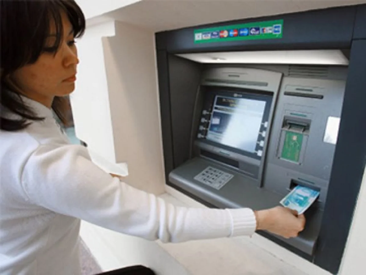 Greece debt crisis: Banks stay shut as endgame looms